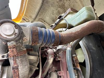 Mack Granite GU813 Air Transfer Tube for a Mack GU800