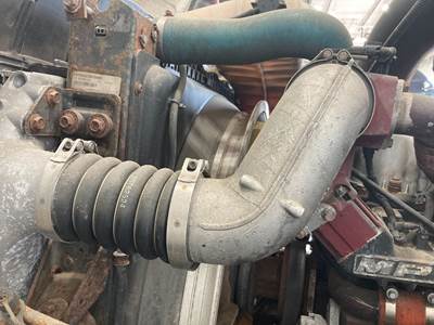 Mack MP7 Air Transfer Tube for a Mack Cxu