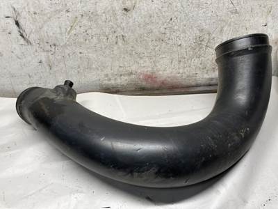 Mack MP7 Air Transfer Tube for a Mack Cxu