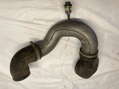 Paccar PX-8 Air Transfer Tube for a Kenworth T370