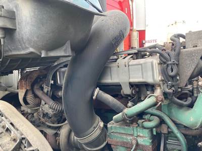 Volvo VED12 Air Transfer Tube for a Volvo VNL