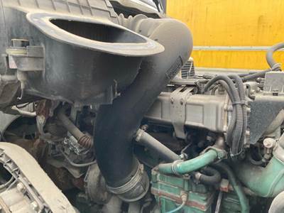 Volvo VED12 Air Transfer Tube for a Volvo VNL