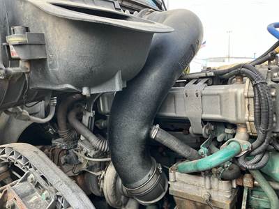 Volvo VED12 Air Transfer Tube for a Volvo VNL