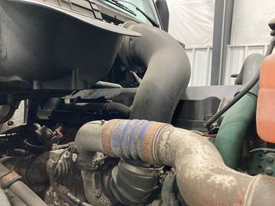 Volvo VNL Air Transfer Tube