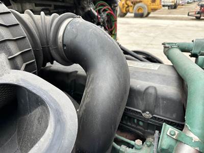 Volvo VNL Air Transfer Tube
