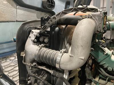 Volvo VNL Air Transfer Tube