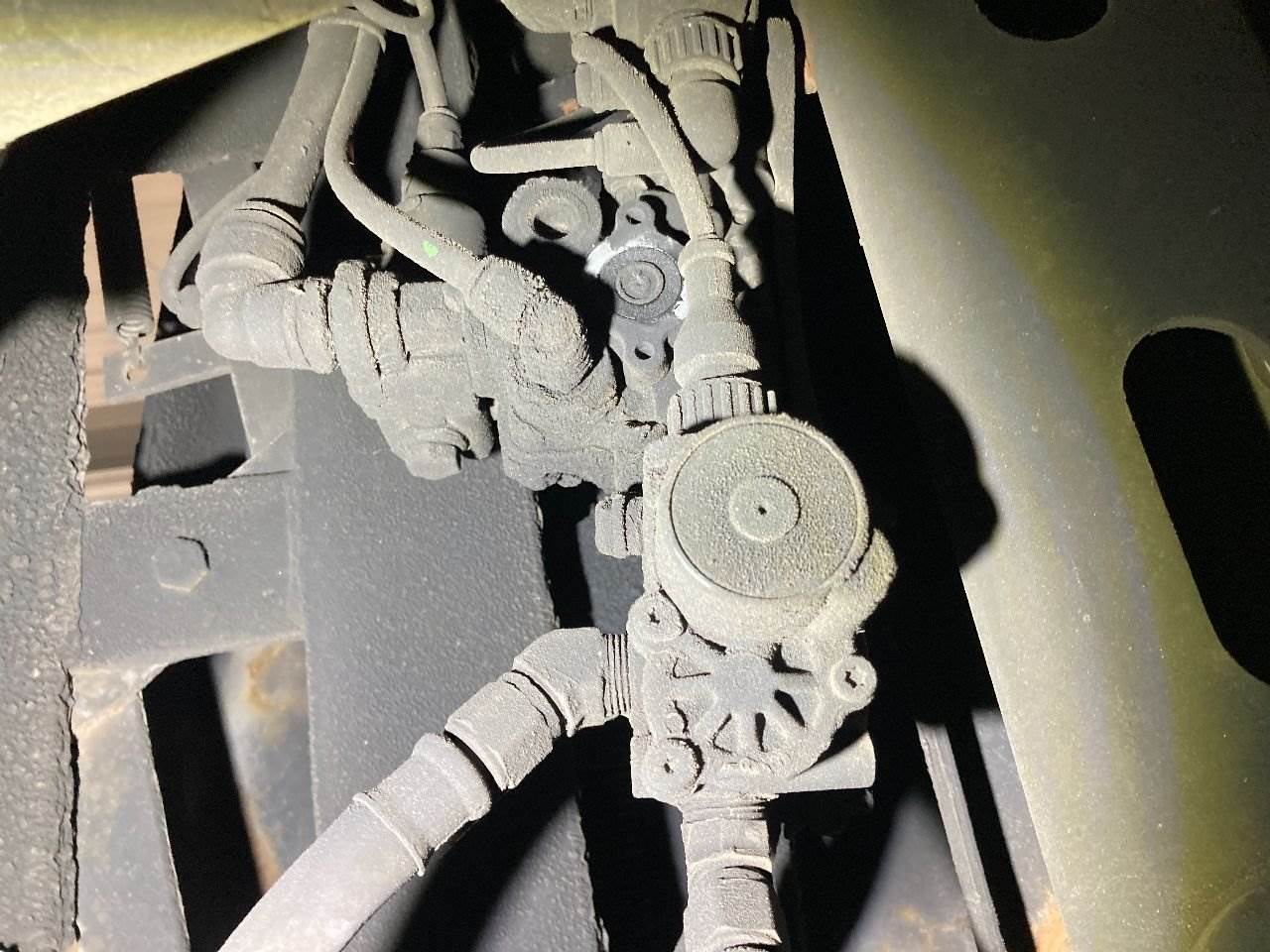 2014 Bendix 021560 Air Valve for a Freightliner Cascadia For Sale