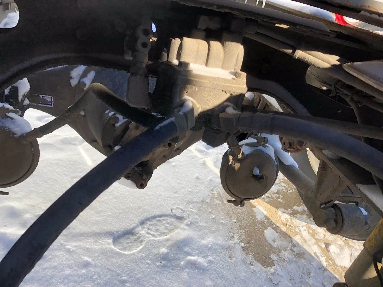 1995 Bendix 021560 Air Valve for a International 9400 For Sale