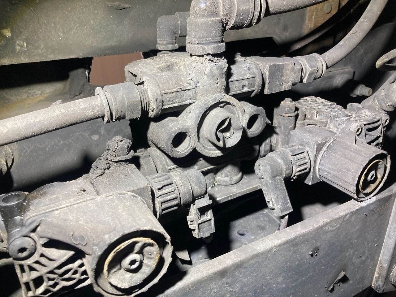 2017 Bendix 021560 Air Valve for a Peterbilt 579 For Sale Sioux Falls