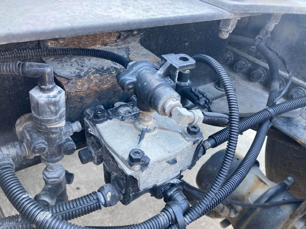 2016 Bendix ANY Air Valve for a Kenworth T680 For Sale Kansas City