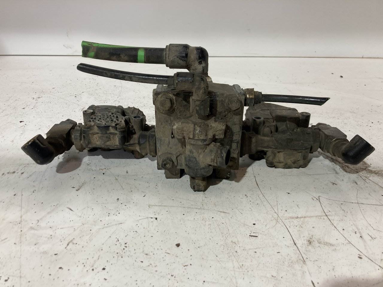 2016 Bendix K078420 Air Valve for a Volvo VNL For Sale Spencer, IA K105561