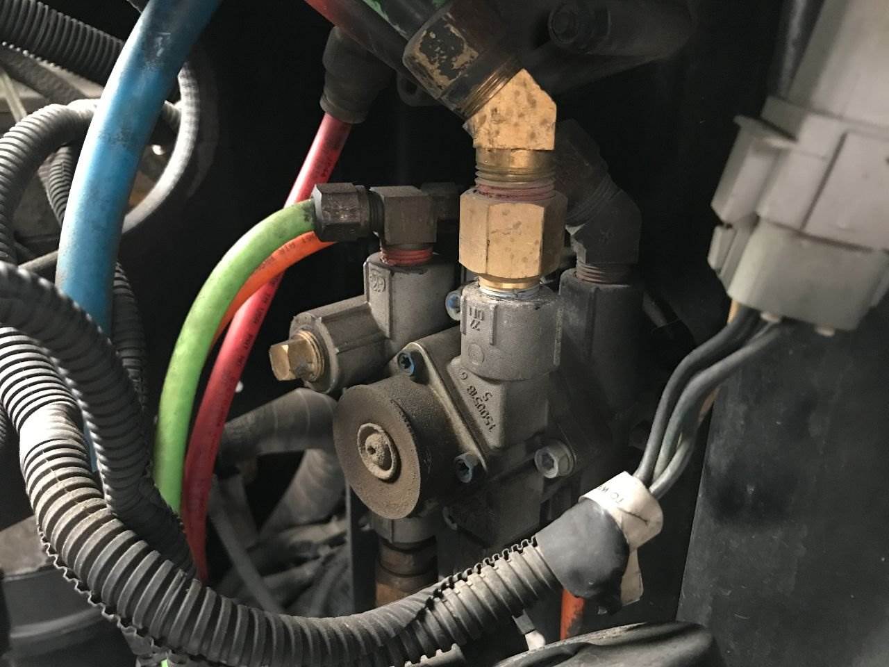 2007 Kenworth 3275003 Air Valve for a Kenworth T2000 For Sale