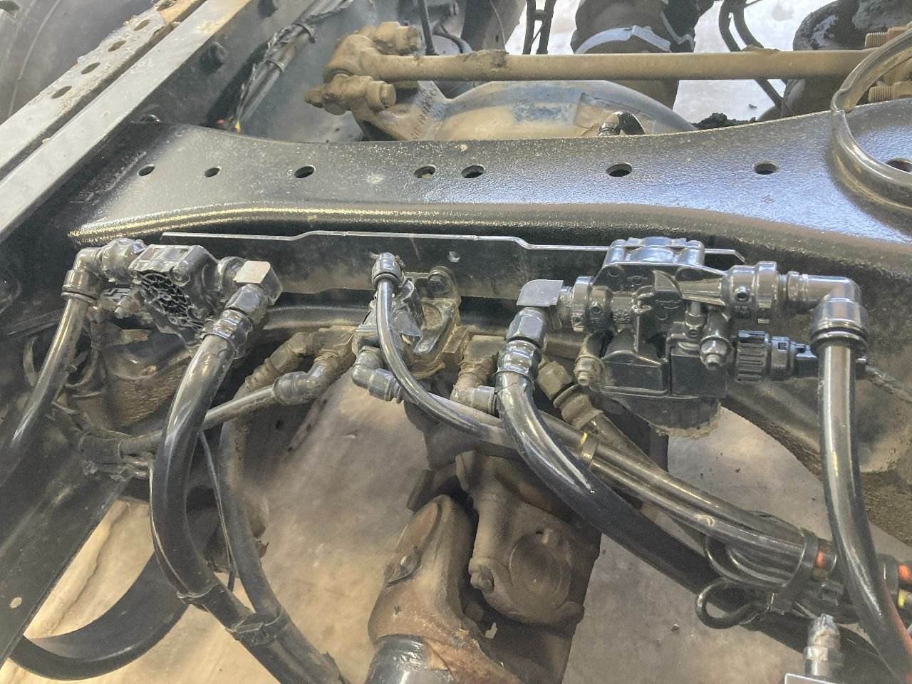 2017 032143 Air Valve for a Peterbilt 579 For Sale Winimac, IN