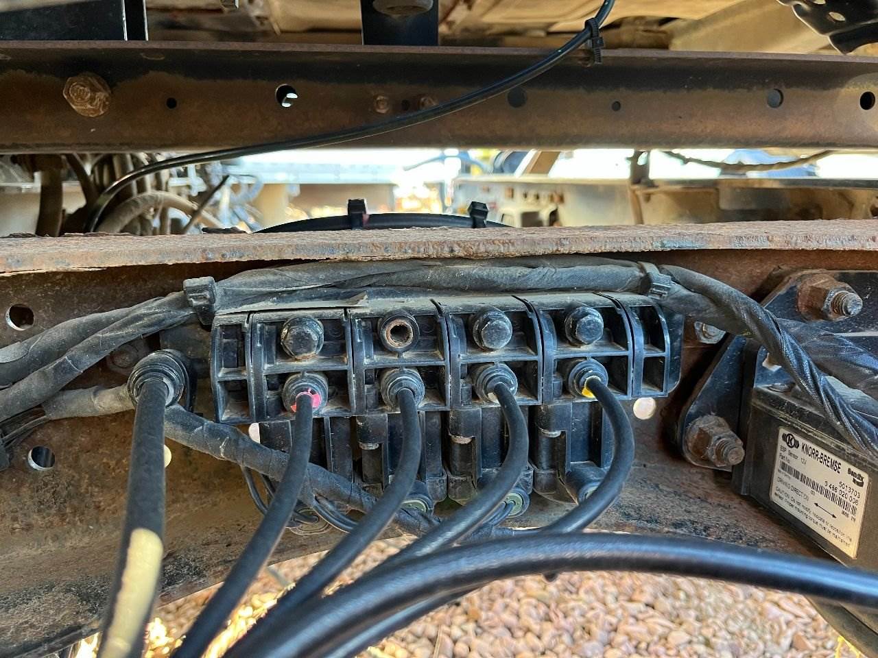 2009 Volvo 20443850 Air Valve for a Volvo VNL For Sale Sioux Falls, SD 25347742