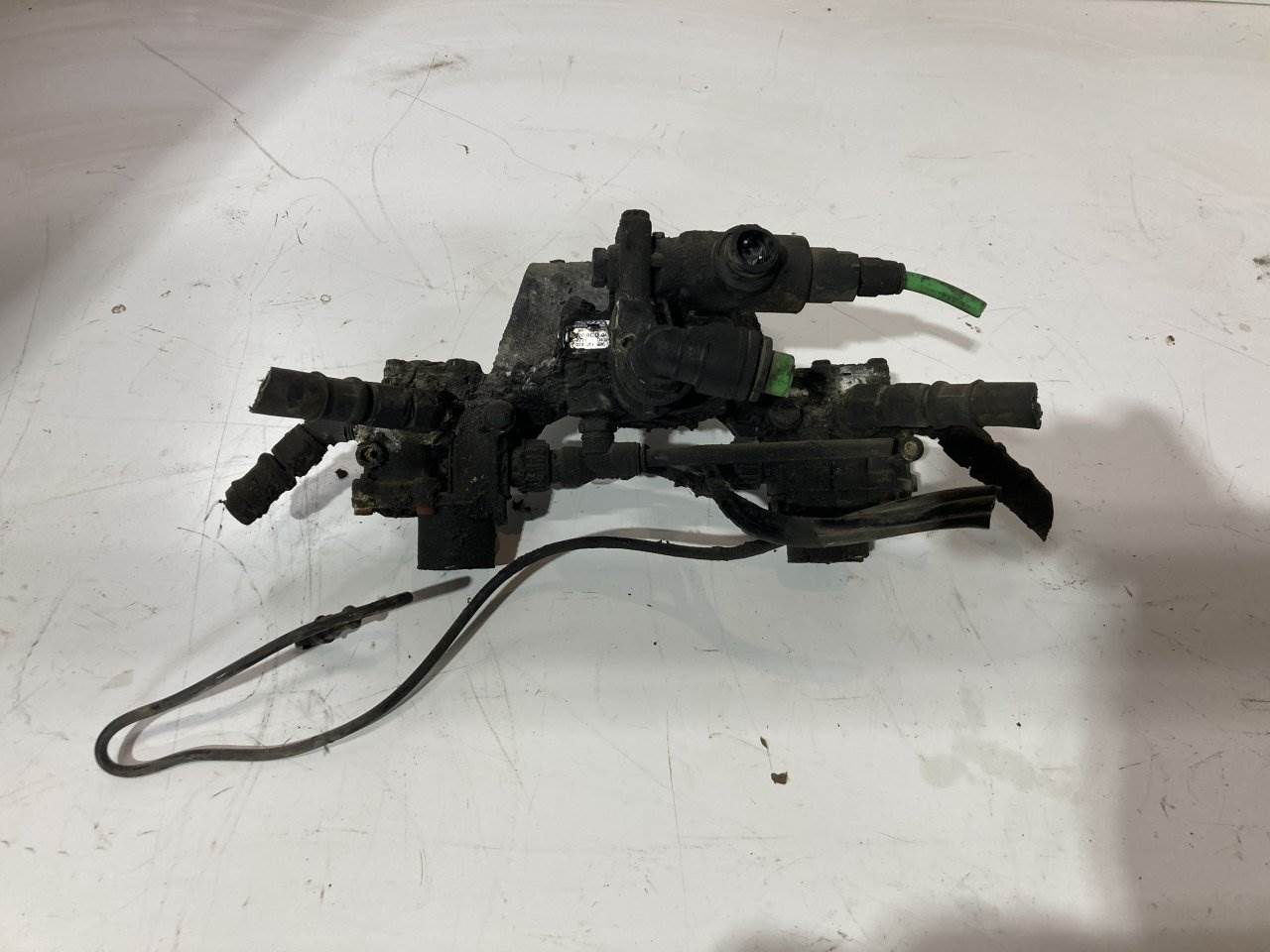 2012 Wabco 9730110240 Air Valve for a Freightliner Cascadia For Sale