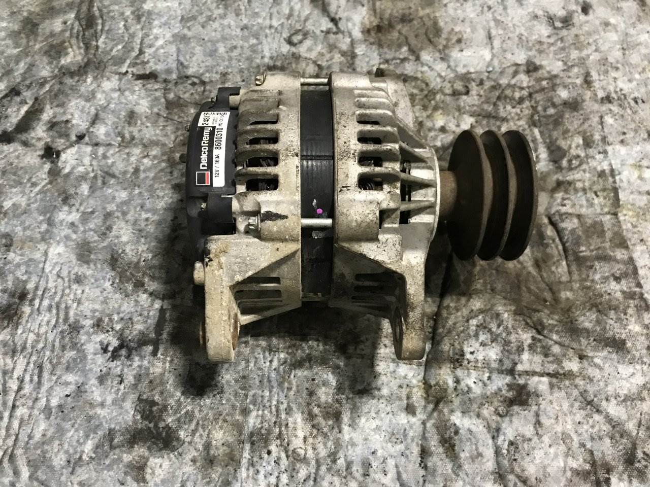 2000 Freightliner Century Class 120 Alternator for a Freightliner C120