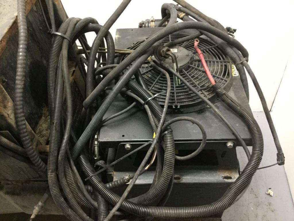2013 COMFORT PRO ALL Auxiliary Power Unit (APU) for a PETERBILT 386