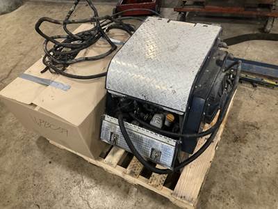 Thermo King TRIPAC Auxiliary Power Unit (APU) for a Peterbilt 579