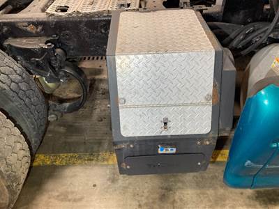 Thermo King TRIPAC Auxiliary Power Unit (APU) for a Peterbilt 387