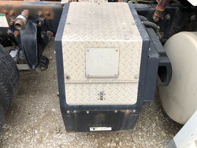 Thermo King TRIPAC Auxiliary Power Unit (APU) for a Freightliner Cascadia