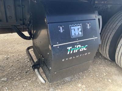 Thermo King TRIPAC Auxiliary Power Unit (APU) for a Freightliner Cascadia