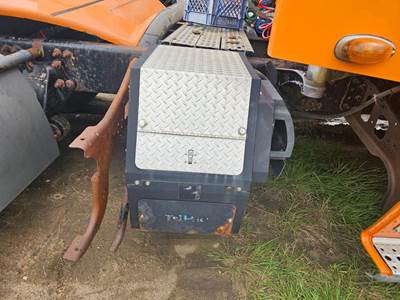 Thermo King TRIPAC Auxiliary Power Unit (APU) for a Freightliner C120 Century