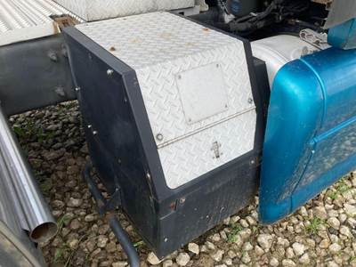 Thermo King TRIPAC Auxiliary Power Unit (APU) for a Peterbilt 587