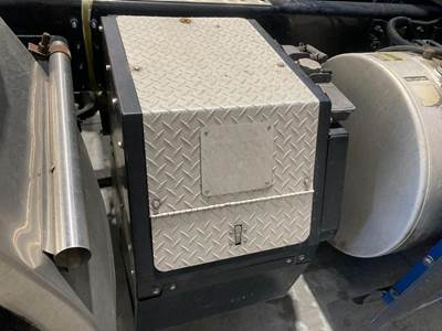 Thermo King TRIPAC Auxiliary Power Unit (APU) for a Volvo VNL