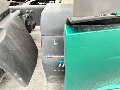 Thermo King TRIPAC Auxiliary Power Unit (APU) for a Freightliner Cascadia