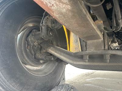 Detroit AF-10.0-3 Front Axle Assembly for a Freightliner M2 106