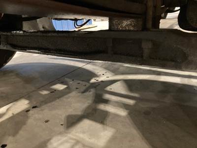 Detroit AF-10.0-3 Front Axle Assembly for a Freightliner M2 106