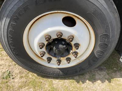 Detroit AF-12.0-3 Front Axle Assembly for a Freightliner Cascadia