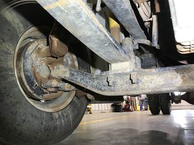 Detroit AF-12.0-3 Front Axle Assembly for a Freightliner M2 106