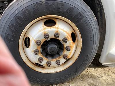 Detroit AF-12.0-3 Front Axle Assembly for a Freightliner Cascadia