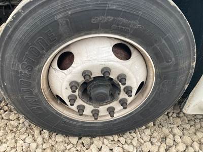 Detroit AF-12.0-3 Front Axle Assembly for a Freightliner Cascadia