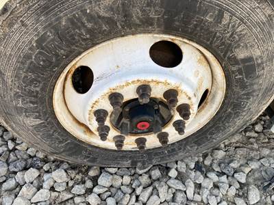 Detroit AF-12.0-3 Front Axle Assembly for a Freightliner Cascadia