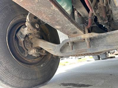 Detroit AF-12.0-3 Front Axle Assembly for a Freightliner M2 112