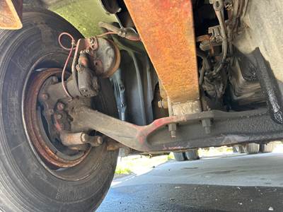 Detroit AF-12.0-3 Front Axle Assembly for a Freightliner Cascadia