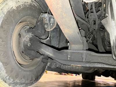 Detroit AF-12.5-3 Front Axle Assembly for a Freightliner Cascadia