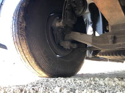 Detroit AF-12.5-3 Front Axle Assembly for a Freightliner Cascadia