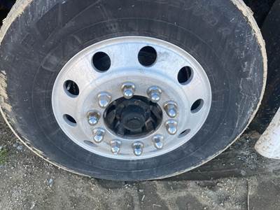 Detroit AF-12.5-3 Front Axle Assembly for a Freightliner Cascadia