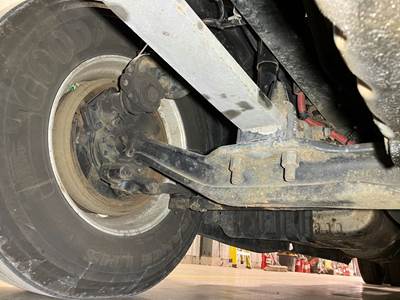 Detroit AF-12.5-3 Front Axle Assembly for a Freightliner Cascadia