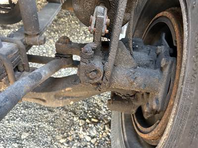 Detroit AF-12.5-3 Front Axle Assembly for a Freightliner Cascadia