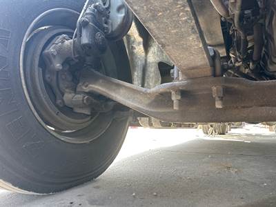 Detroit AF-12.5-3 Front Axle Assembly for a Freightliner Cascadia