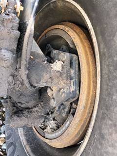 Detroit AF-13.3-3 Front Axle Assembly for a Freightliner Cascadia