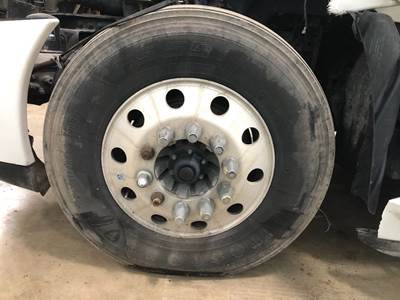 Detroit AF-13.3-3 Front Axle Assembly for a Freightliner Cascadia