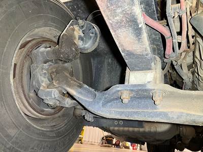 Detroit AF-13.3-3 Front Axle Assembly for a Western Star 5700