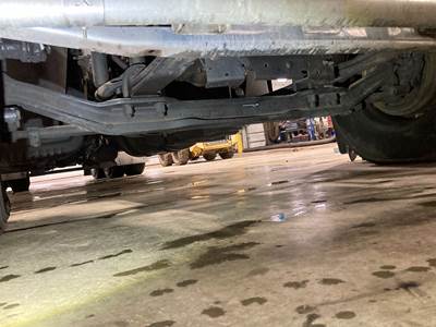 Detroit AF-13.3-3 Front Axle Assembly for a Freightliner Coronado