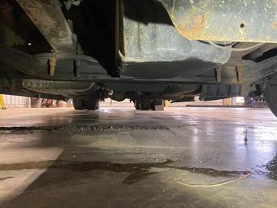 Detroit AF-13.3-3 Front Axle Assembly for a Freightliner Cascadia