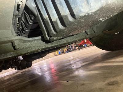 Detroit AF-13.3-3 Front Axle Assembly for a Freightliner 122SD